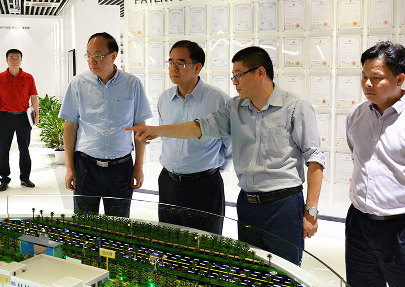 领导来访: 2018.10东莞市委书记梁维东云顶4008集团官网调研 领导来访: 2018.10东莞市委书记梁维东云顶4008集团官网调研